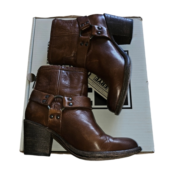 Frye Tabitha Harness Short Boots Cognac Size 6.5 - Picture 4 of 8